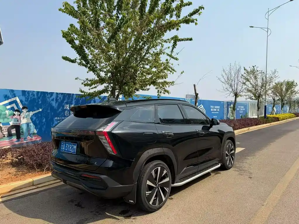 Geely Auto Boyue L 1.5TD DCT Luxury 2023 - thumbnail 9