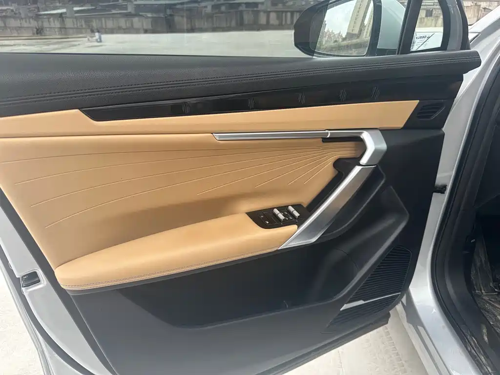 Geely Auto Geely Boyue L 1.5TD DCT Premium 2022 - thumbnail 5