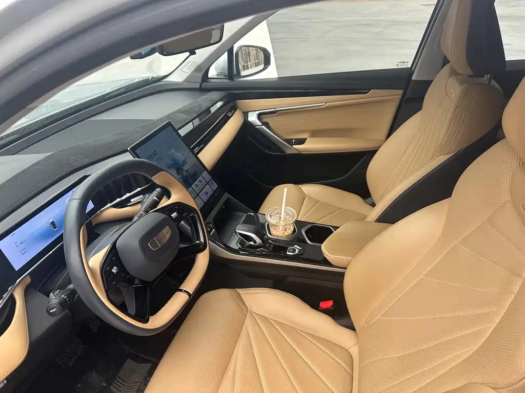 Geely Auto Geely Boyue L 1.5TD DCT Premium 2022 - thumbnail 6