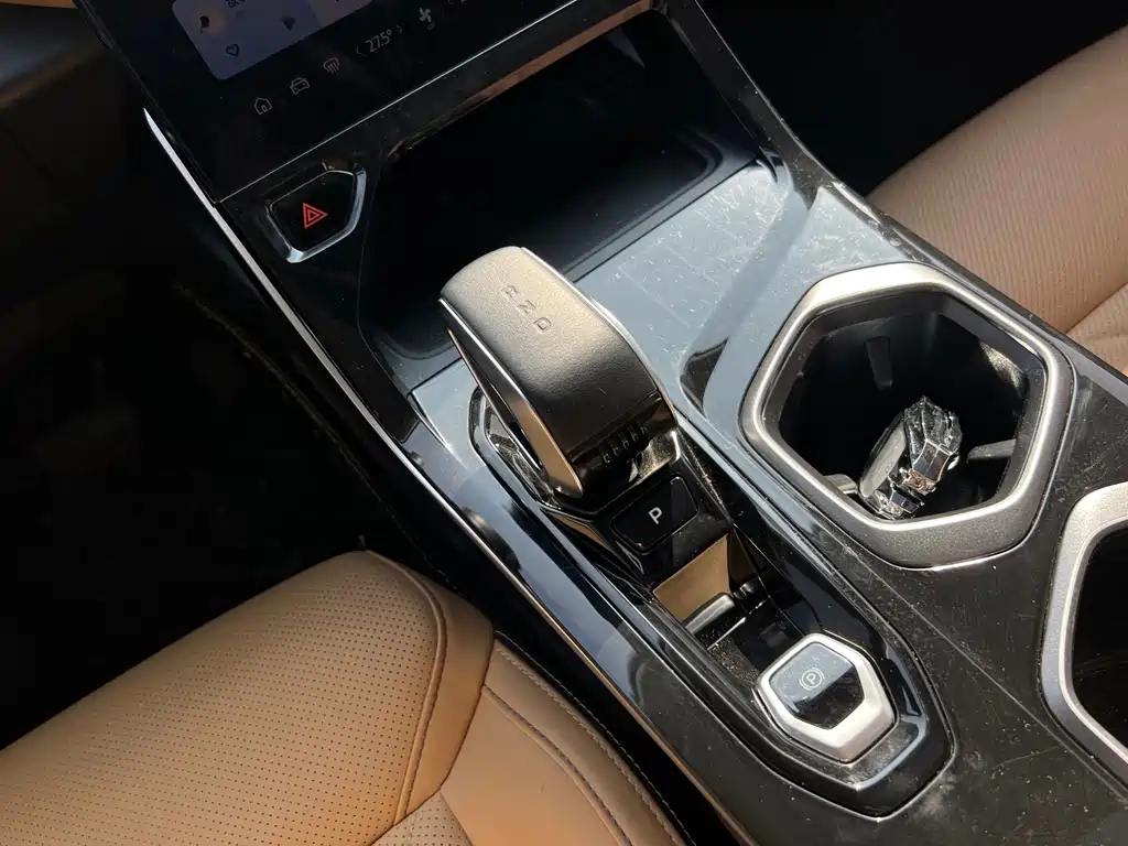 Geely Auto Geely Boyue L 1.5TD DCT Premium 2022 - thumbnail 16