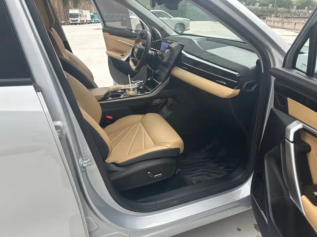 Geely Auto Geely Boyue L 1.5TD DCT Premium 2022 - thumbnail 10