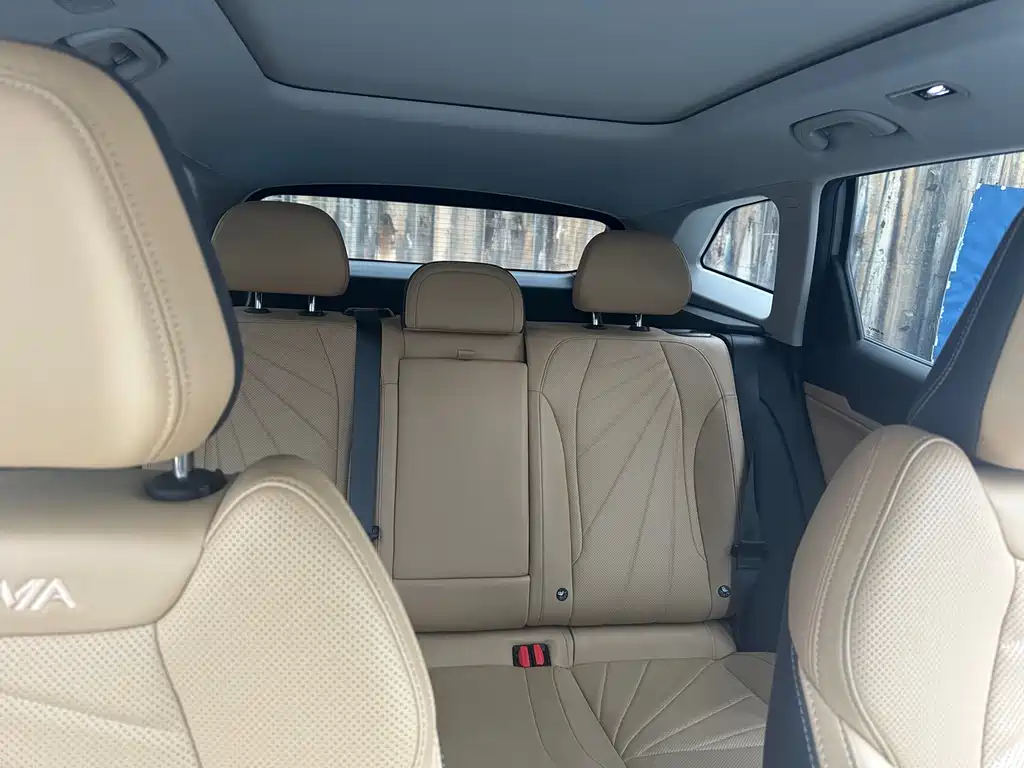 Geely Auto Geely Boyue L 1.5TD DCT Premium 2022 - thumbnail 12