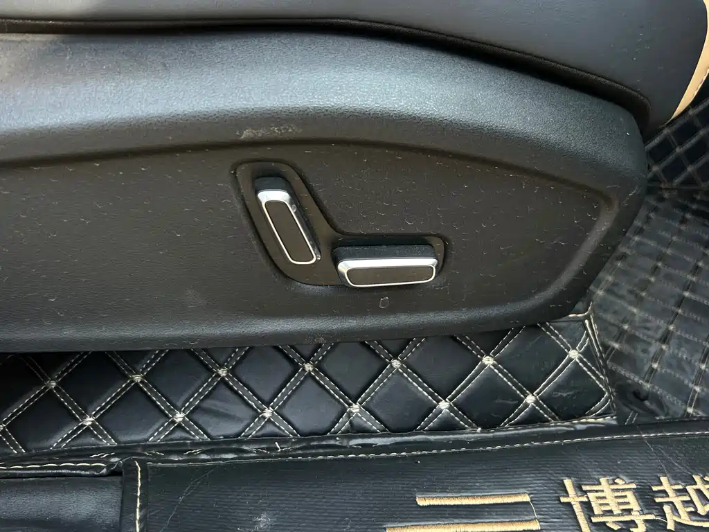 Geely Auto Geely Boyue L 1.5TD DCT Premium 2022 - thumbnail 18