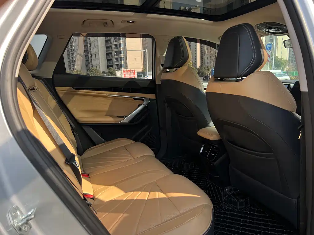 Geely Auto Geely Boyue L 1.5TD DCT Premium 2022 - thumbnail 21