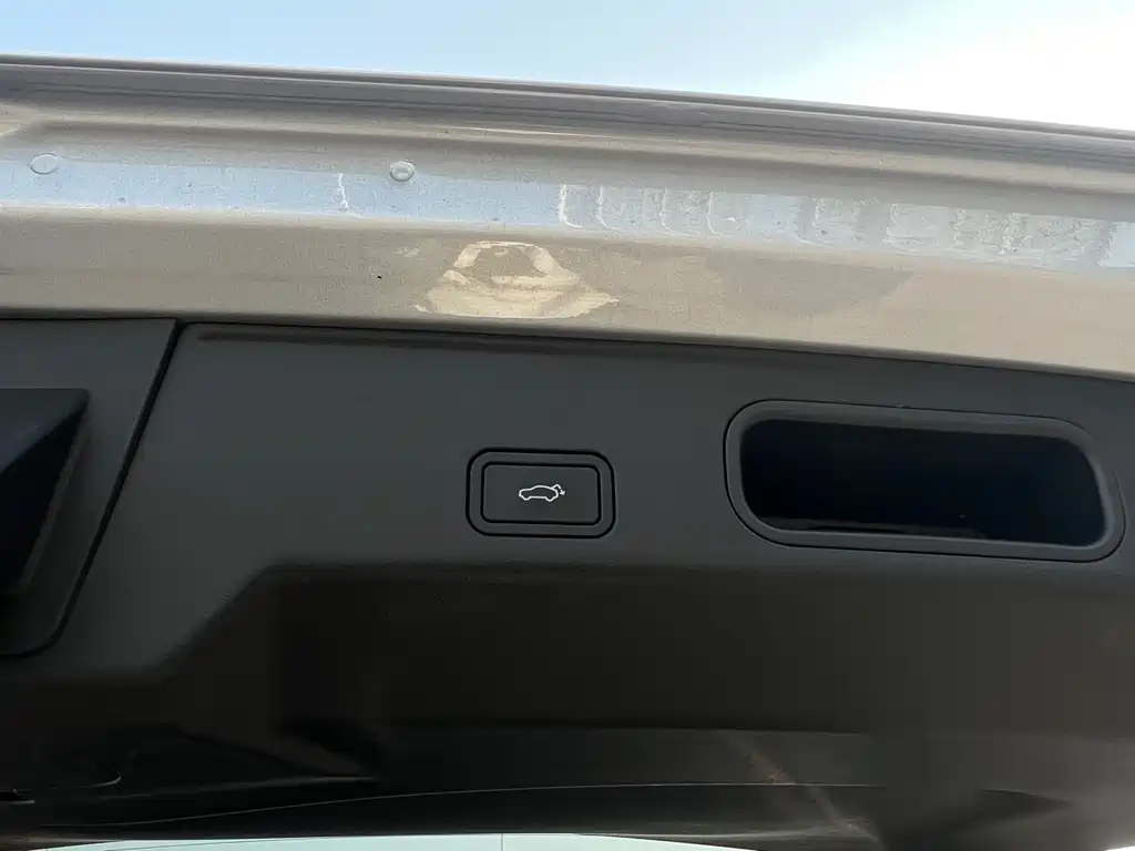 Geely Auto Geely Boyue L 1.5TD DCT Premium 2022 - thumbnail 24