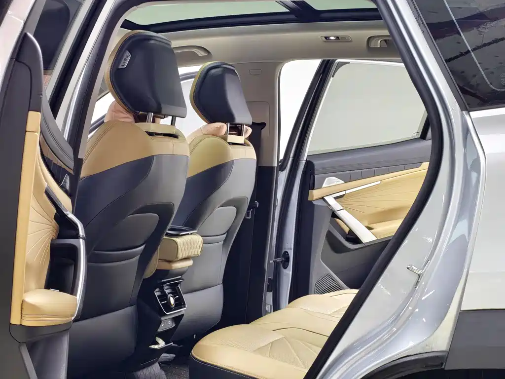 Geely Auto Geely Boyue L 2023 1.5TD DCT Premium Edition 2023 - thumbnail 6