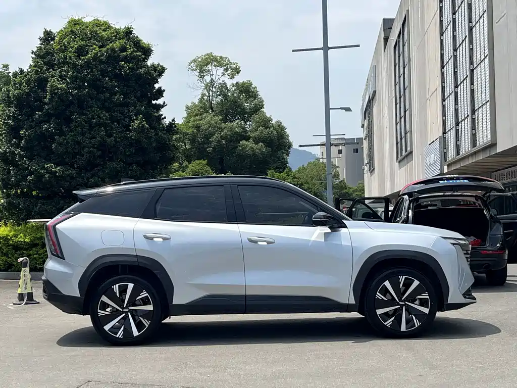 Geely Auto Geely Boyue L 2023 1.5TD DCT Prestige 2023 - thumbnail 2