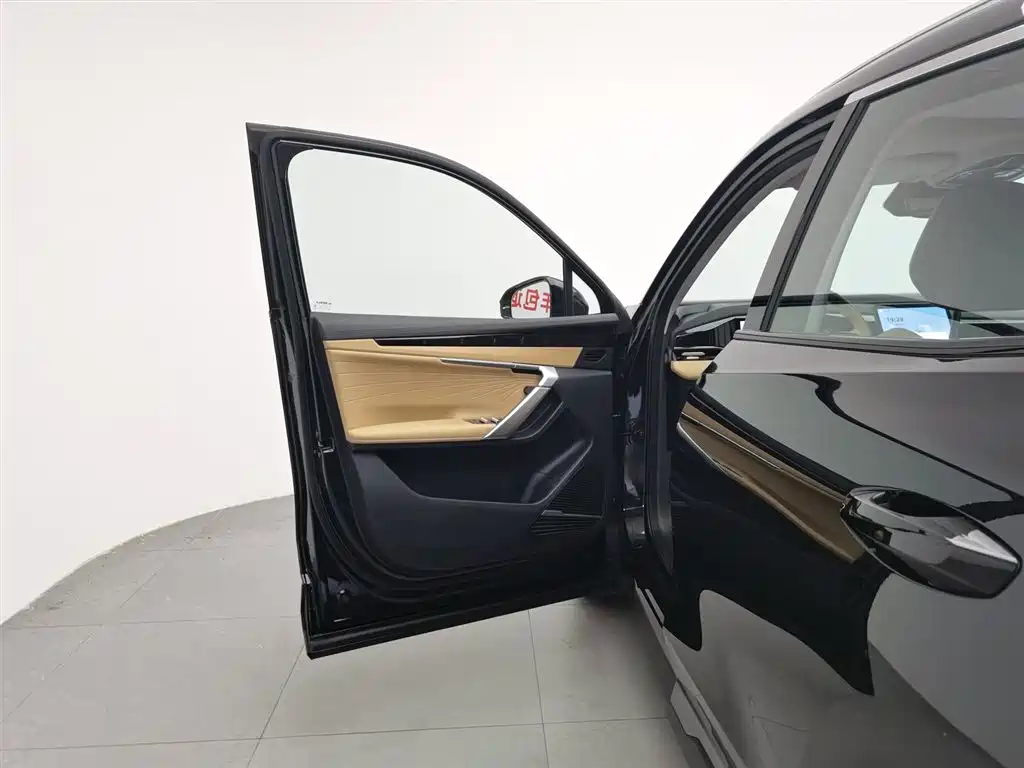 Geely Auto Geely Boyue L 1.5TD DCT Premium 2023 - thumbnail 8