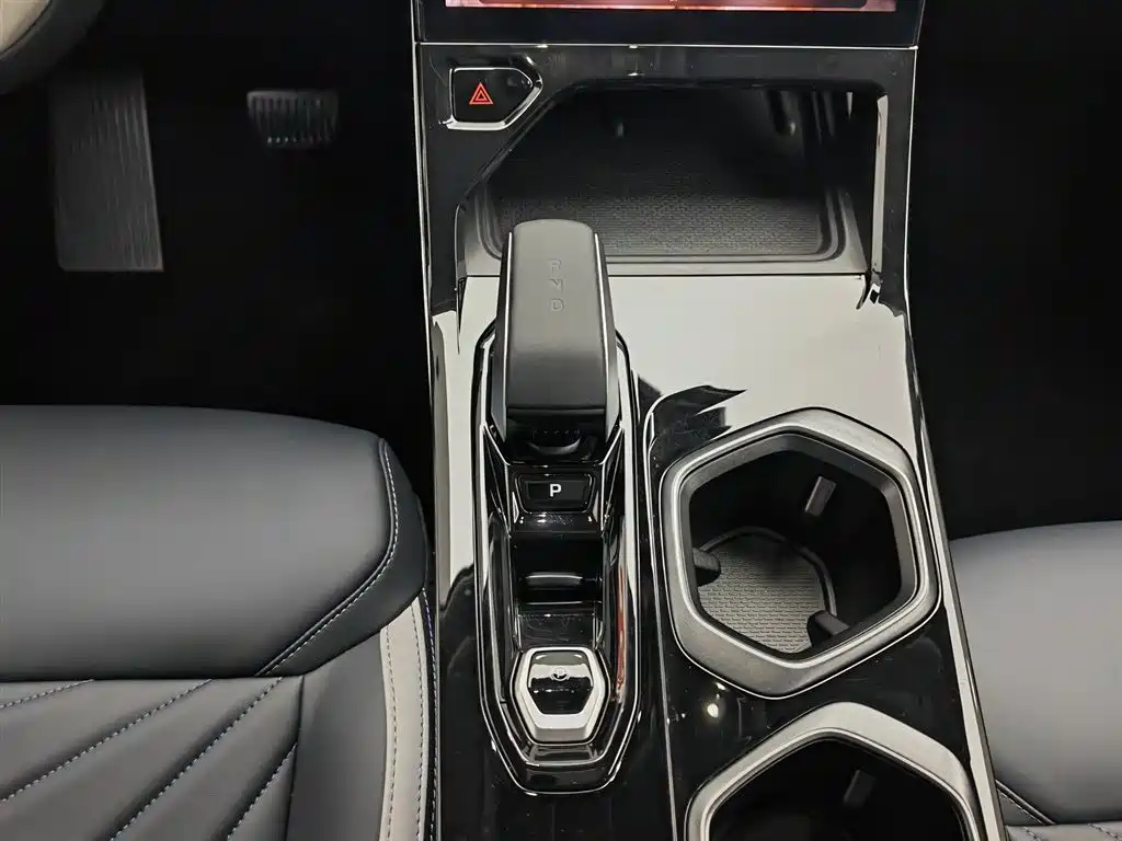 Geely Auto Geely Boyue L 2023 1.5TD DCT Honor Edition 2023 - thumbnail 13
