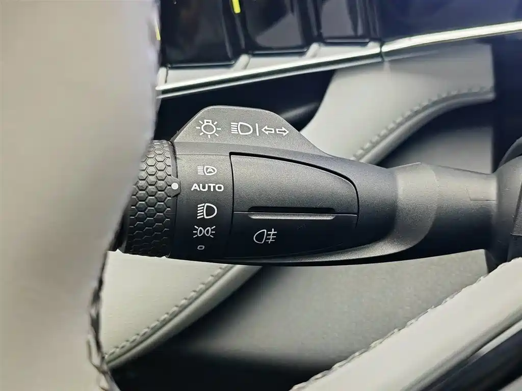 Geely Auto Geely Boyue L 2023 1.5TD DCT Honor Edition 2023 - thumbnail 21