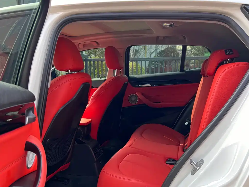 BMW BMW X2 2022 sDrive25i M Sport Package 2022 - thumbnail 6