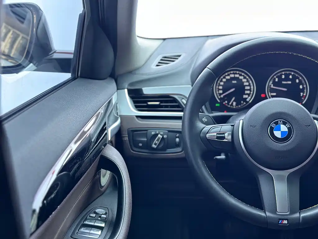 BMW BMW X2 2023 sDrive25i M Off-Road Package 2023 - thumbnail 13