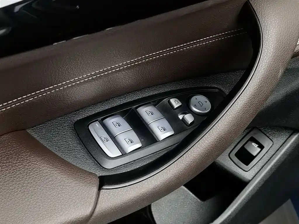 BMW BMW X2 sDrive25i M Sport Package 2021 - thumbnail 9