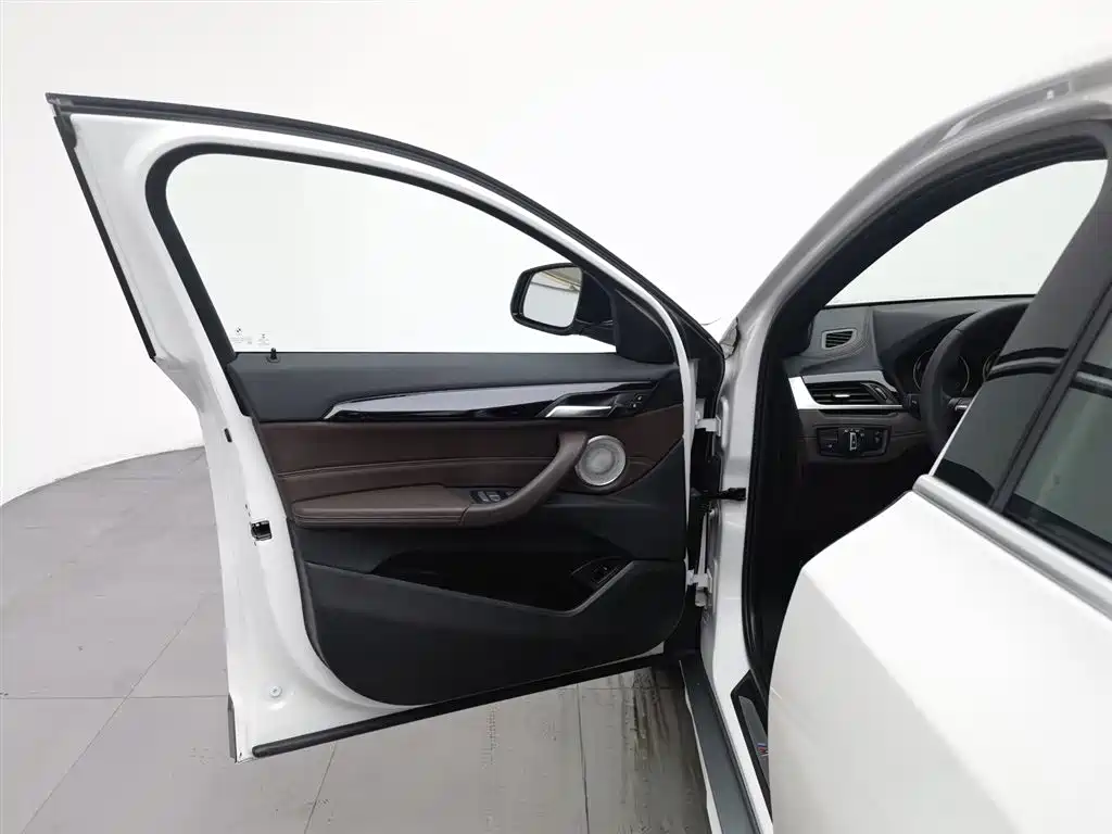 BMW BMW X2 2021 sDrive25i M Off-Road Package 2020 - thumbnail 8