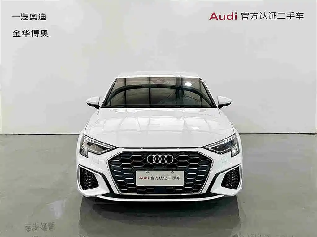 Audi Audi A3L Limousine 35 TFSI 2024 - thumbnail 2