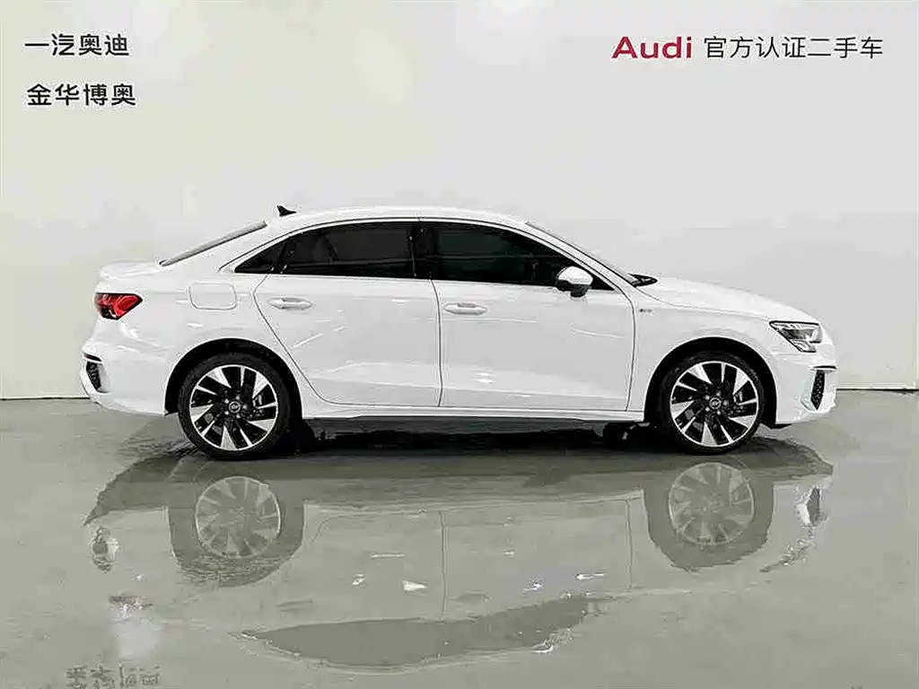 Audi Audi A3L Limousine 35 TFSI 2024 - thumbnail 3