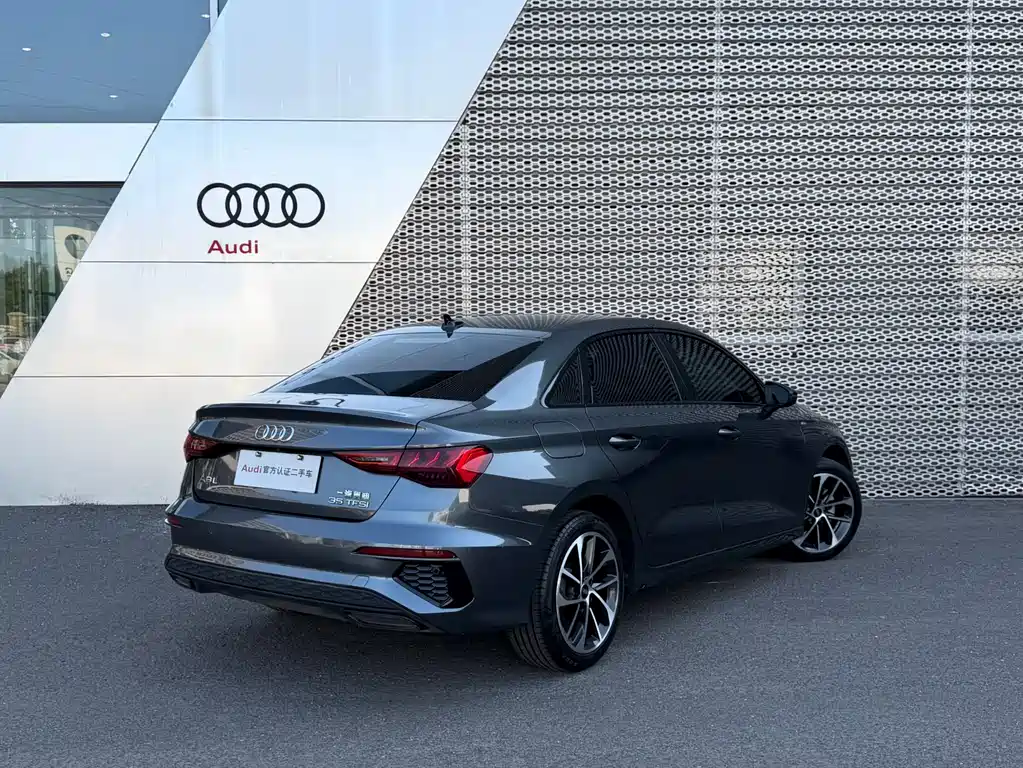 Audi Audi A3L Limousine 35 TFSI 2023 - thumbnail 4