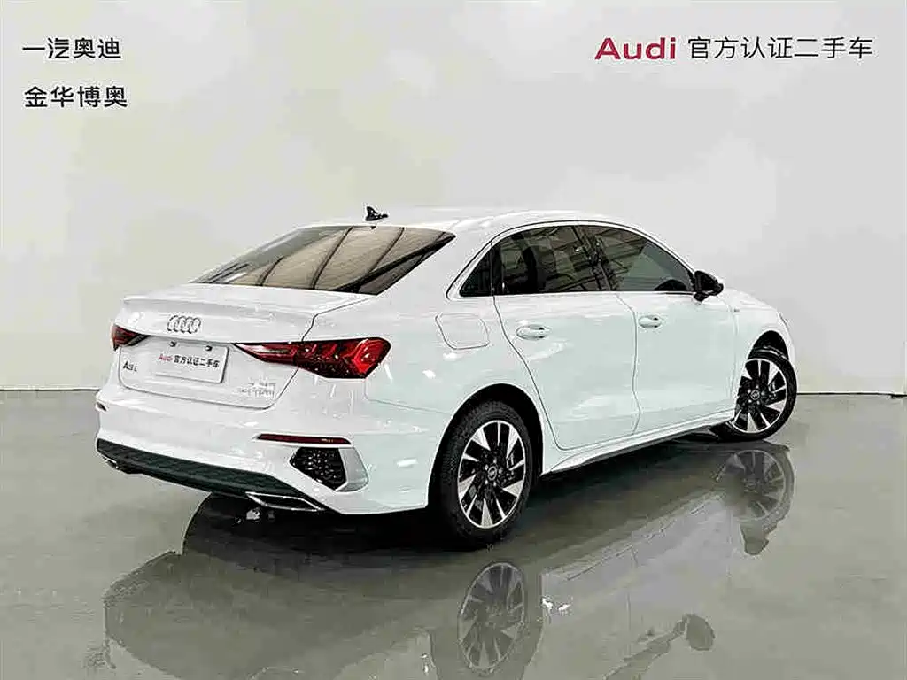 Audi Audi A3L Limousine 35 TFSI 2024 - thumbnail 4