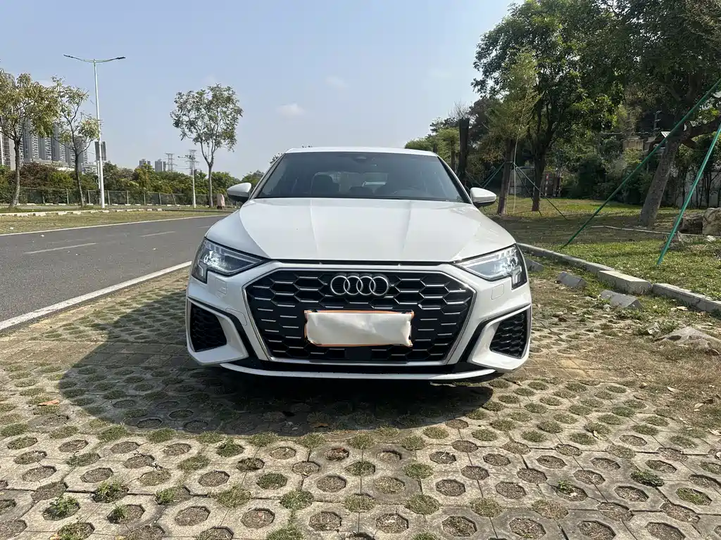Audi Audi A3L Limousine 35 TFSI 2023 - thumbnail 5