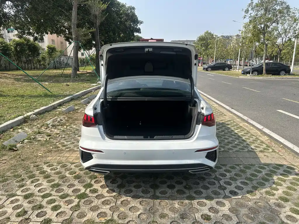 Audi Audi A3L Limousine 35 TFSI 2023 - thumbnail 7