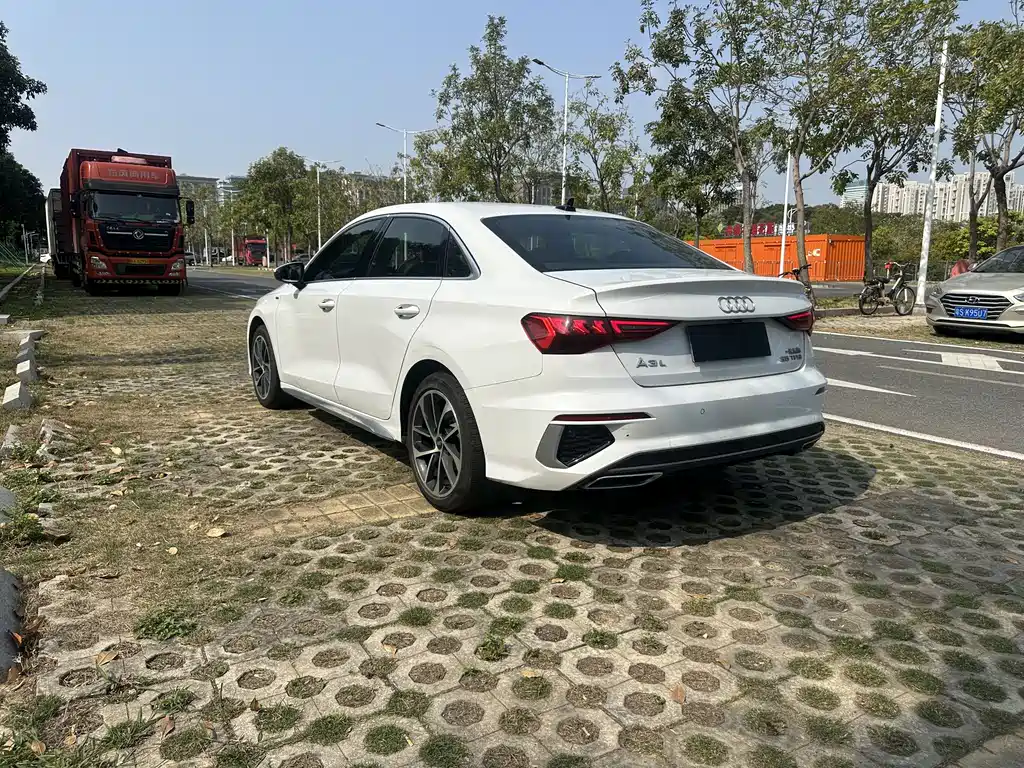 Audi Audi A3L Limousine 35 TFSI 2023 - thumbnail 11