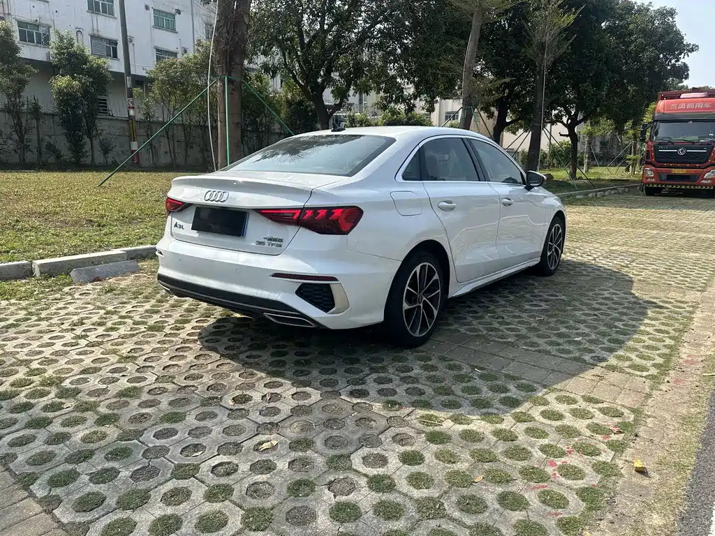 Audi Audi A3L Limousine 35 TFSI 2023 - thumbnail 12