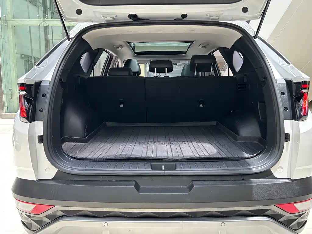 Hyundai Tucson L 2023 1.5T Auto 2WD DLX 2023 - thumbnail 17