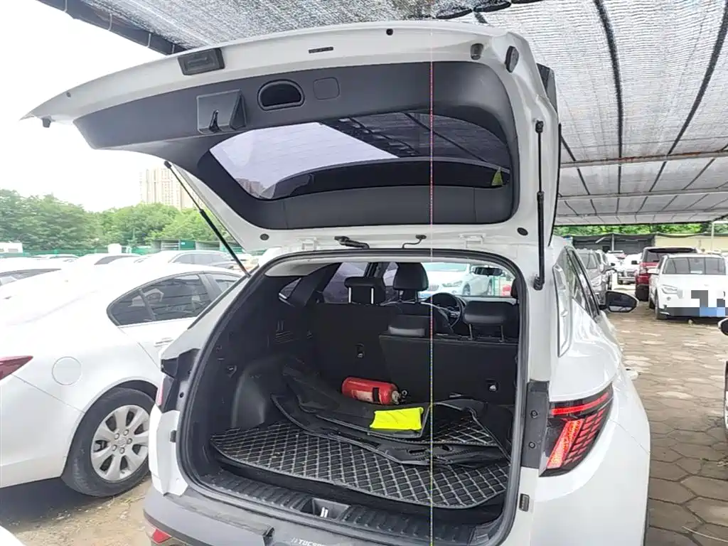 Hyundai Tucson L 1.5T Auto 2WD DLX 2023 - thumbnail 19
