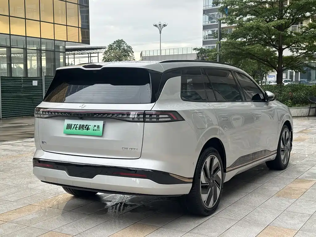 Dongfeng Yipai eπ008 2025 210 Ultra Ruyi Edition 5-Seater 2025 - thumbnail 4