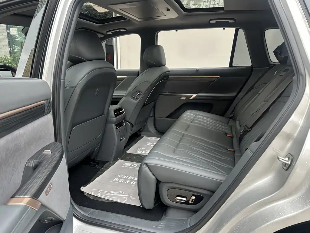 Dongfeng Yipai eπ008 2025 210 Ultra Ruyi Edition 5-Seater 2025 - thumbnail 7