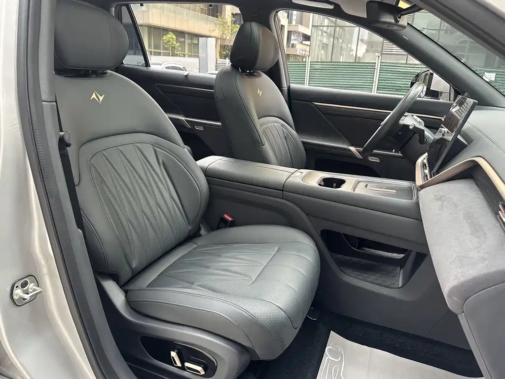 Dongfeng Yipai eπ008 2025 210 Ultra Ruyi Edition 5-Seater 2025 - thumbnail 9