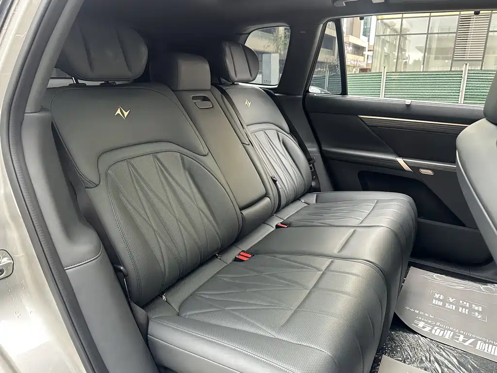 Dongfeng Yipai eπ008 2025 210 Ultra Ruyi Edition 5-Seater 2025 - thumbnail 10