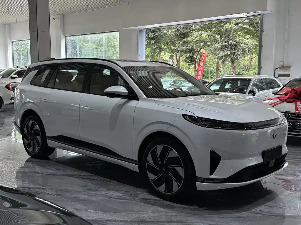Dongfeng eπ eπ008 210Ultra EREV 2025 - thumbnail 3