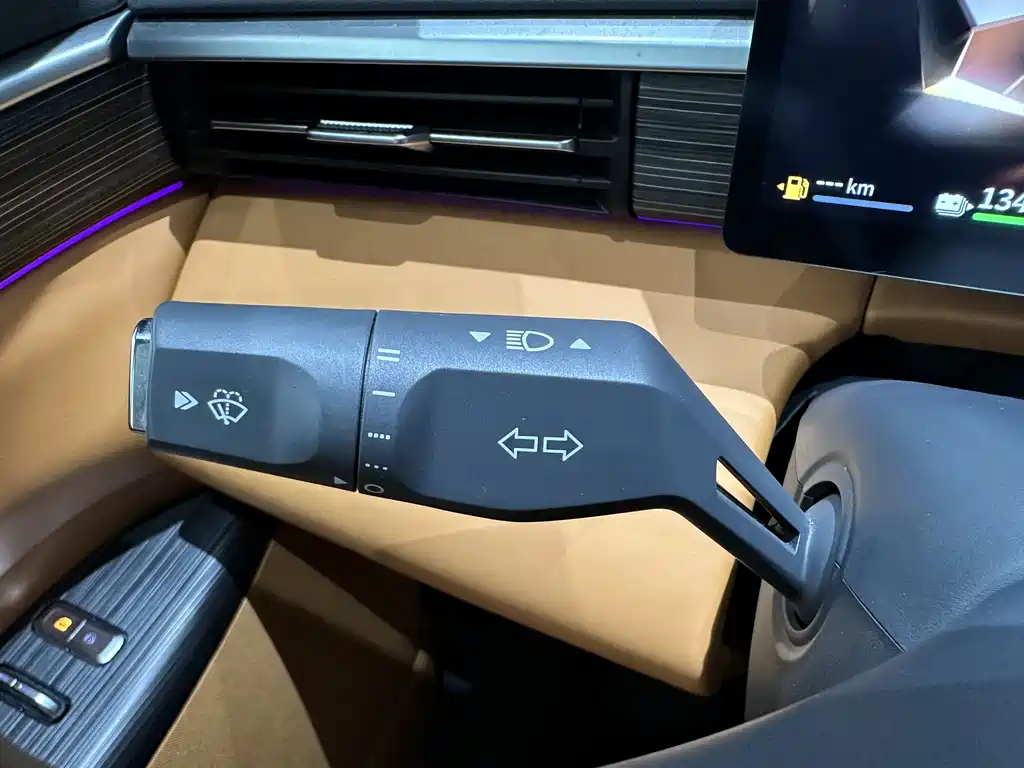 Dongfeng eπ eπ008 210Ultra EREV 2025 - thumbnail 9