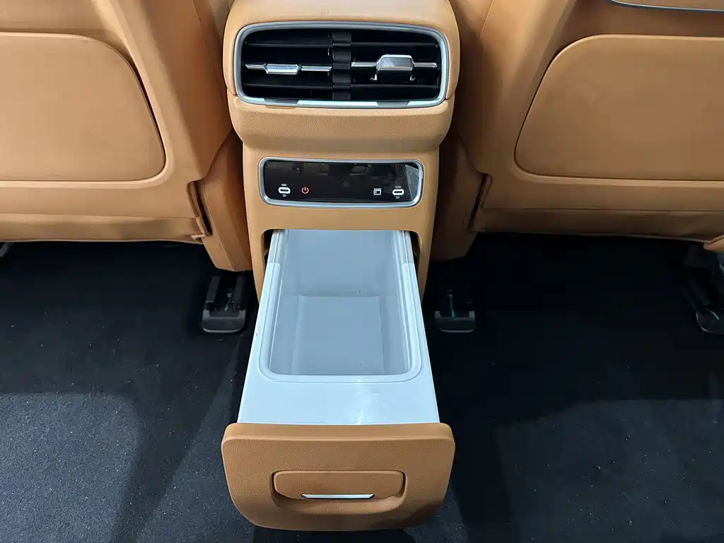 Dongfeng eπ eπ008 210Ultra EREV 2025 - thumbnail 21