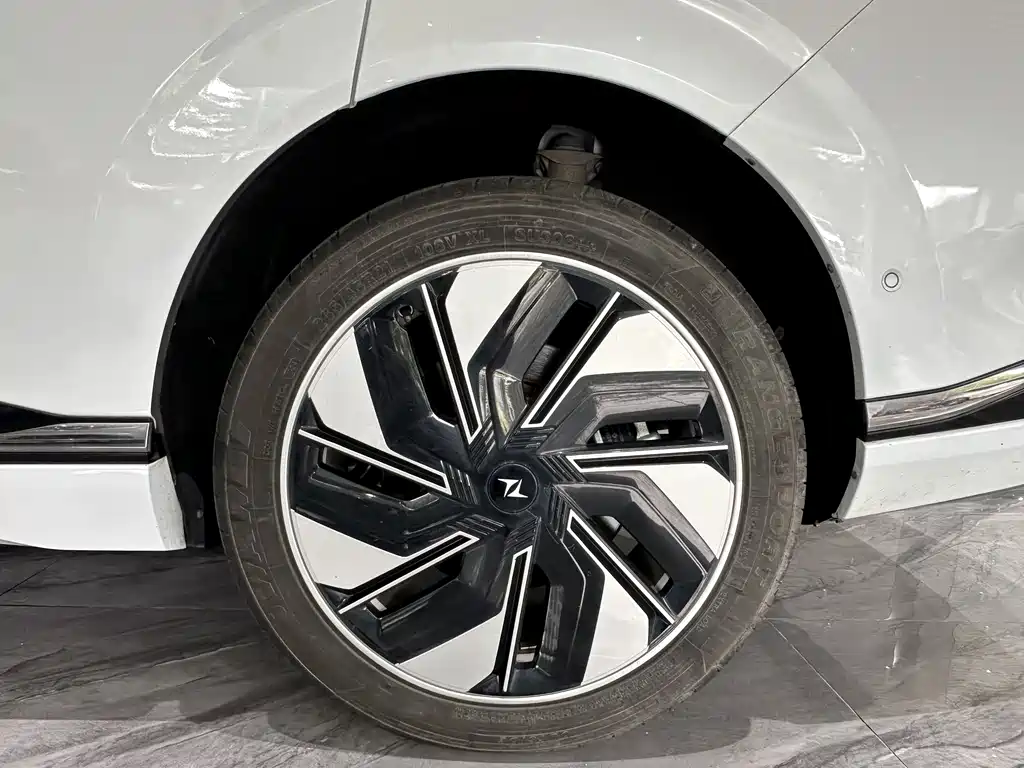 Dongfeng eπ eπ008 210Ultra EREV 2025 - thumbnail 23