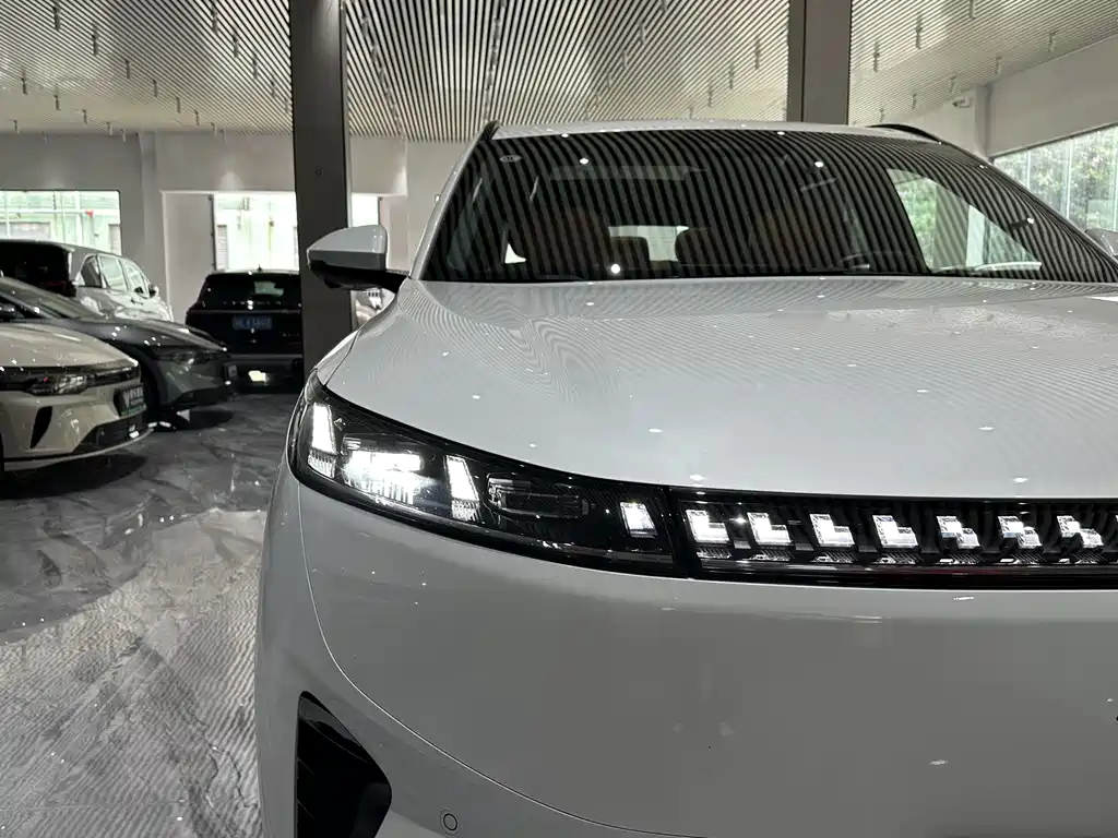 Dongfeng eπ eπ008 210Ultra EREV 2025 - thumbnail 26
