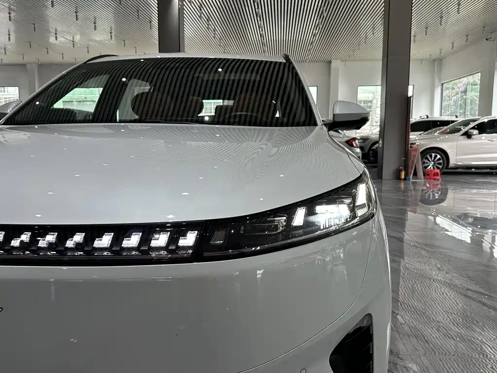 Dongfeng eπ eπ008 210Ultra EREV 2025 - thumbnail 27