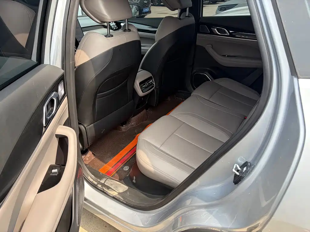 Geely Auto Boyue L 2025 - thumbnail 6