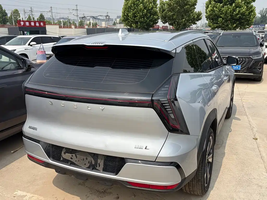 Geely Auto Boyue L 2025 - thumbnail 9