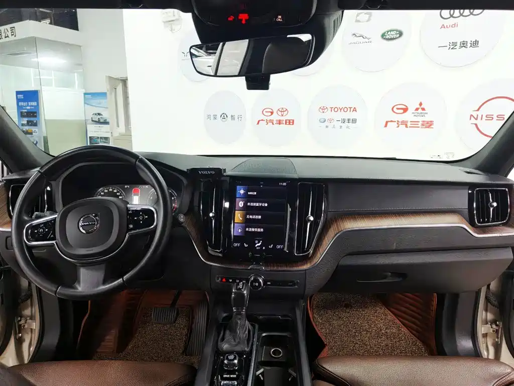 Volvo Volvo XC60 T5 AWD Momentum 2021 - thumbnail 9