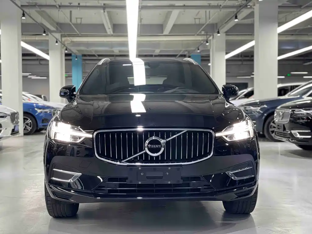 Volvo Volvo XC60 T5 AWD Momentum 2020 - thumbnail 2