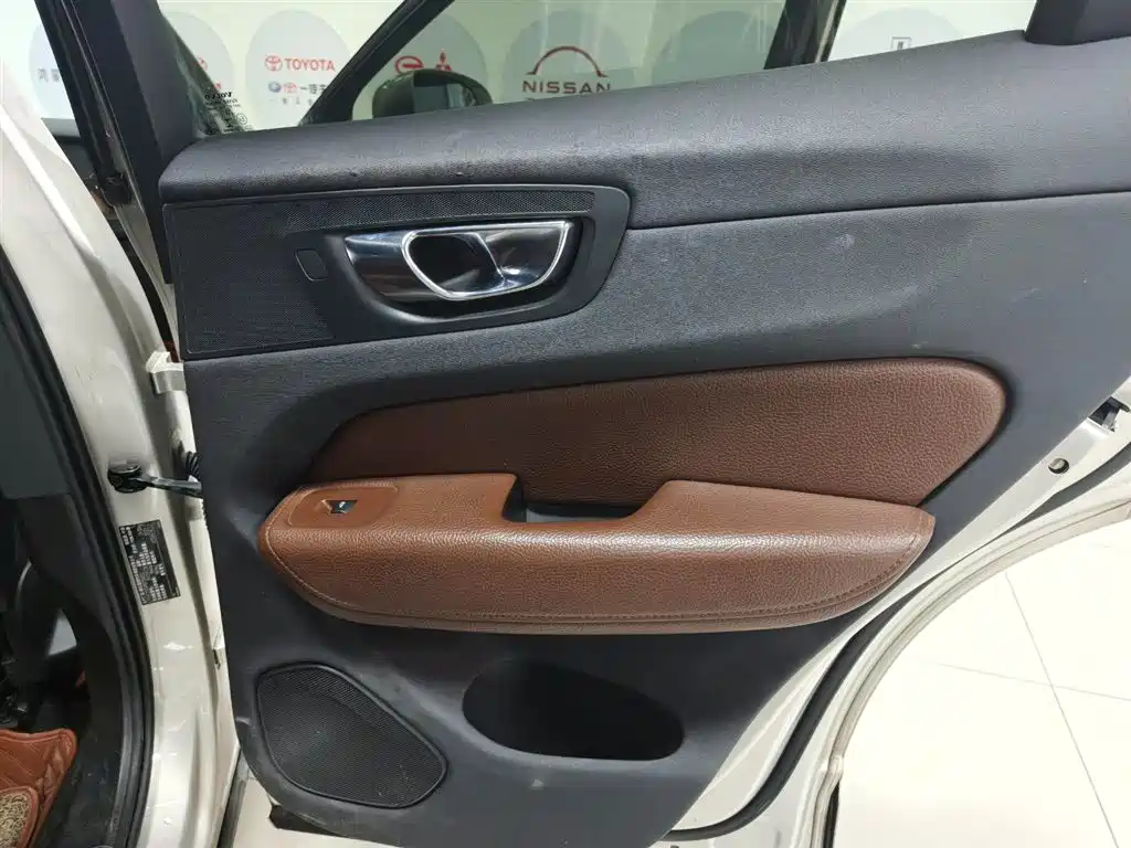 Volvo Volvo XC60 T5 AWD Momentum 2021 - thumbnail 20