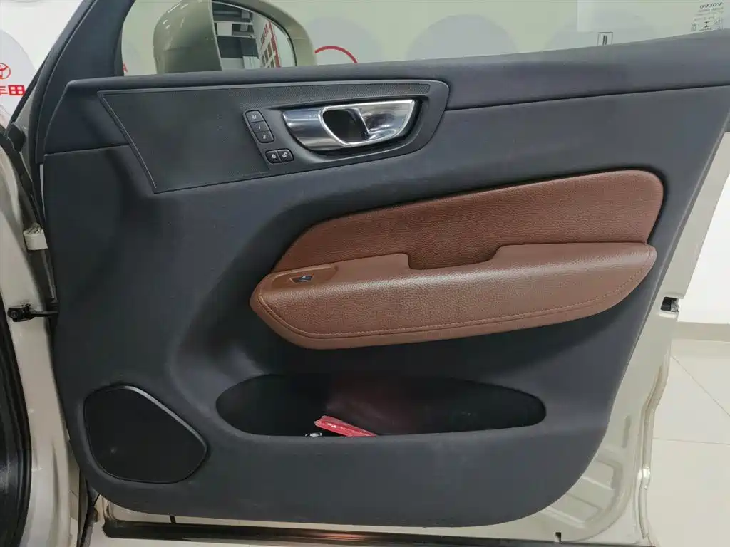 Volvo Volvo XC60 T5 AWD Momentum 2021 - thumbnail 25