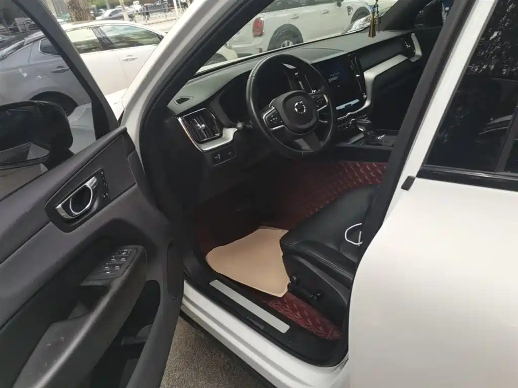 Volvo Volvo XC60 2021 T5 AWD Momentum 2020 - thumbnail 15