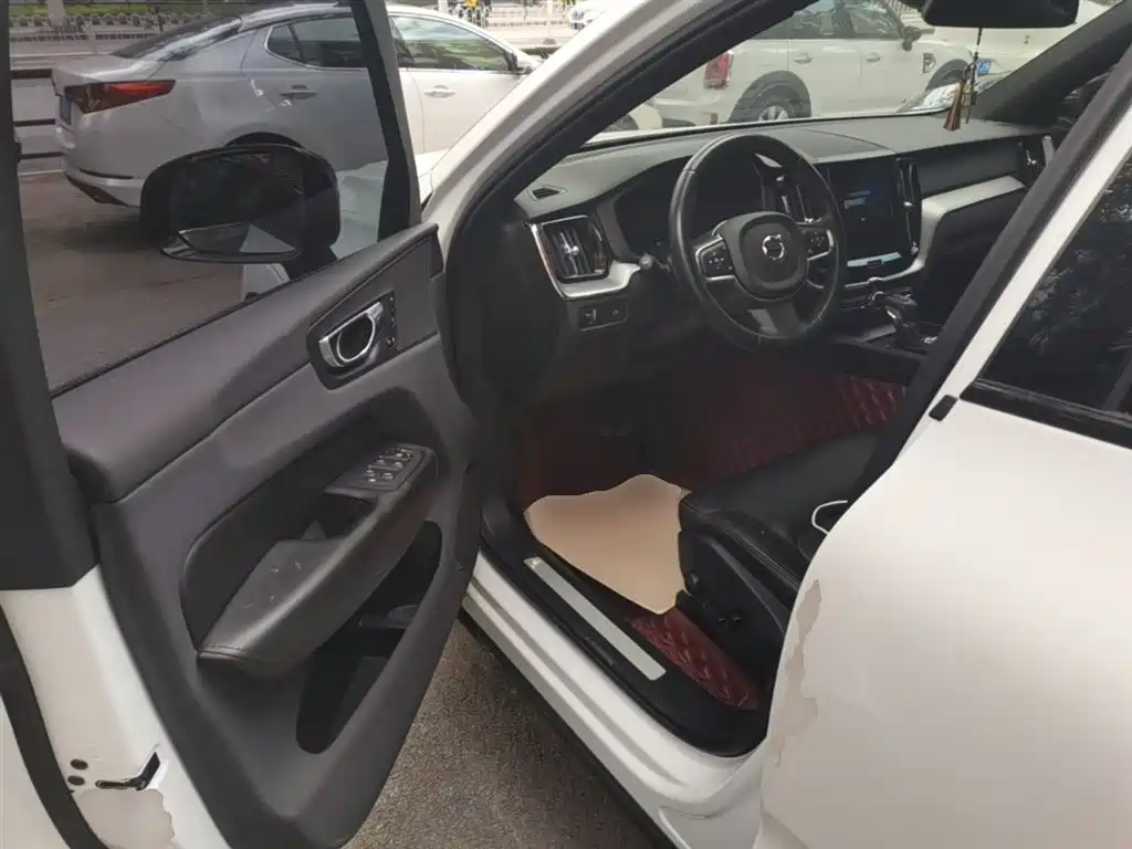 Volvo Volvo XC60 2021 T5 AWD Momentum 2020 - thumbnail 16