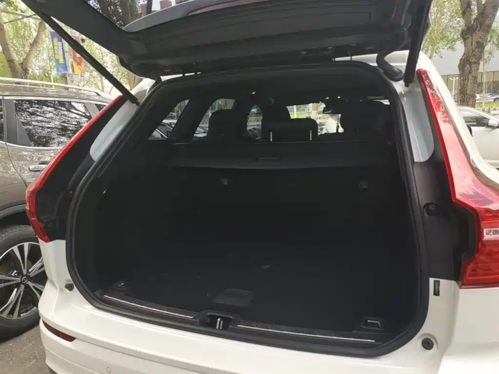 Volvo Volvo XC60 2021 T5 AWD Momentum 2020 - thumbnail 19