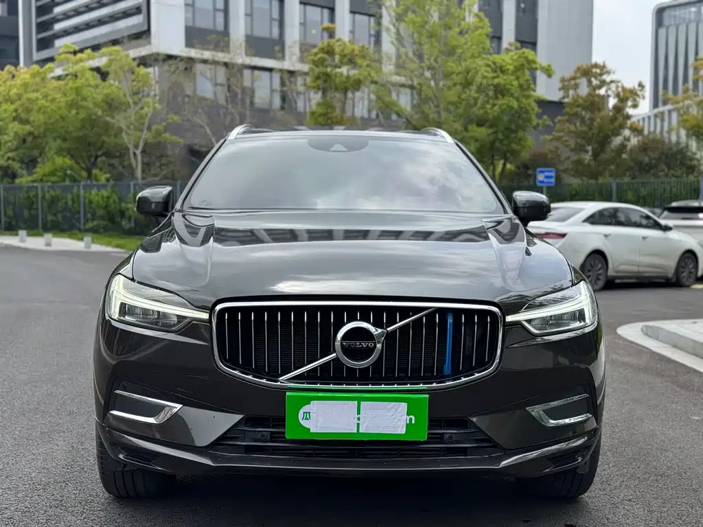 Volvo Volvo XC60 T5 AWD Momentum 2021 - thumbnail 2