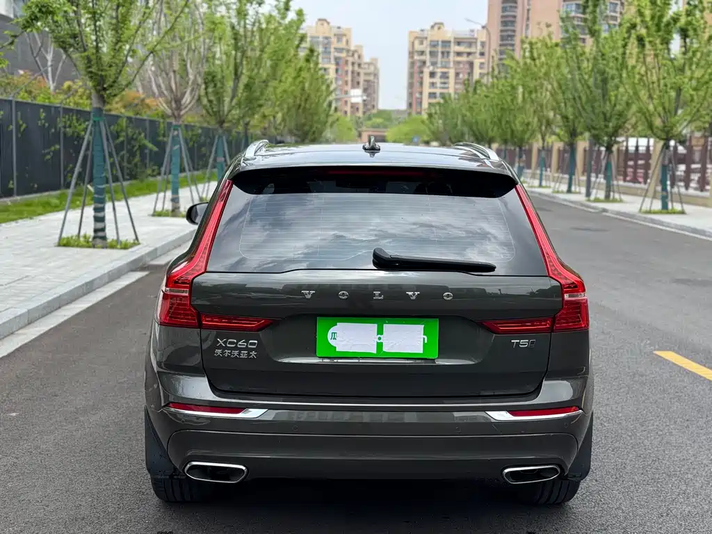 Volvo Volvo XC60 T5 AWD Momentum 2021 - thumbnail 5