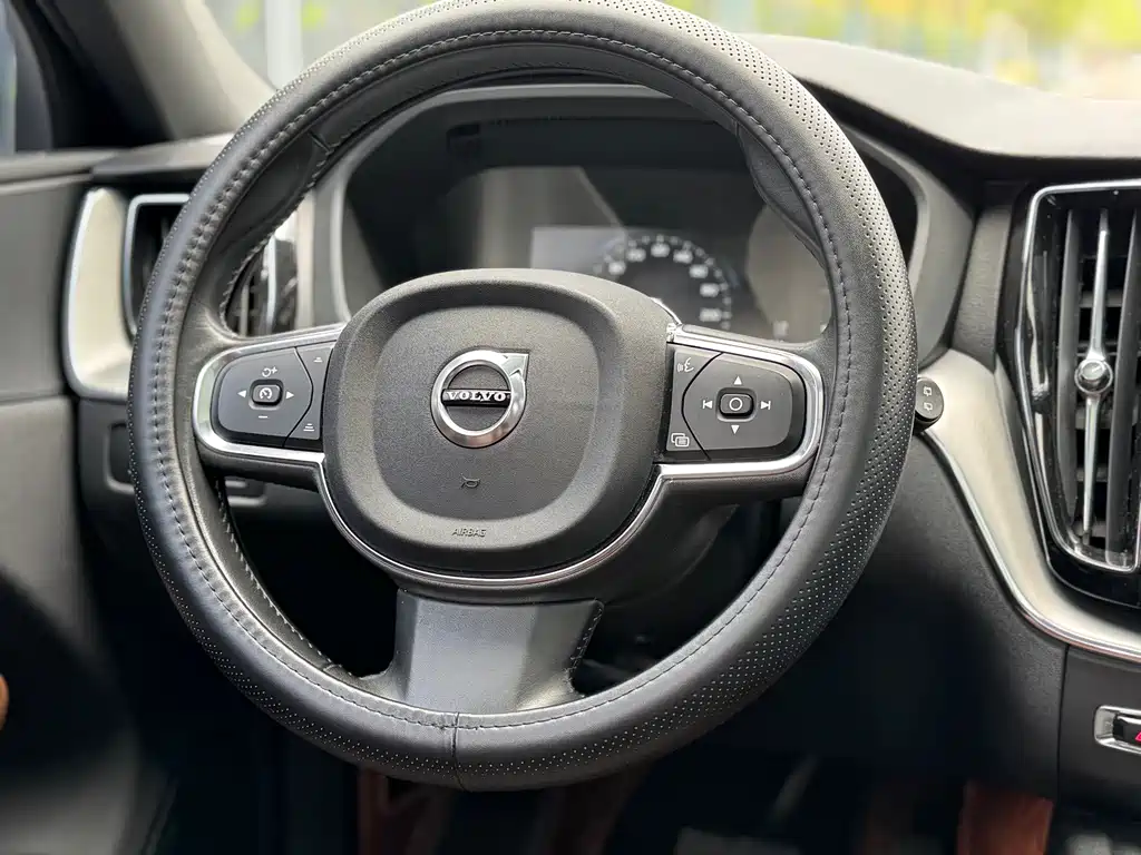 Volvo Volvo XC60 T5 AWD Momentum 2021 - thumbnail 10